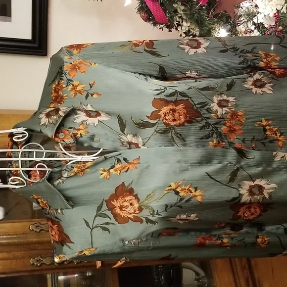 Gorgeous Zara shirt - Picture 2 of 7